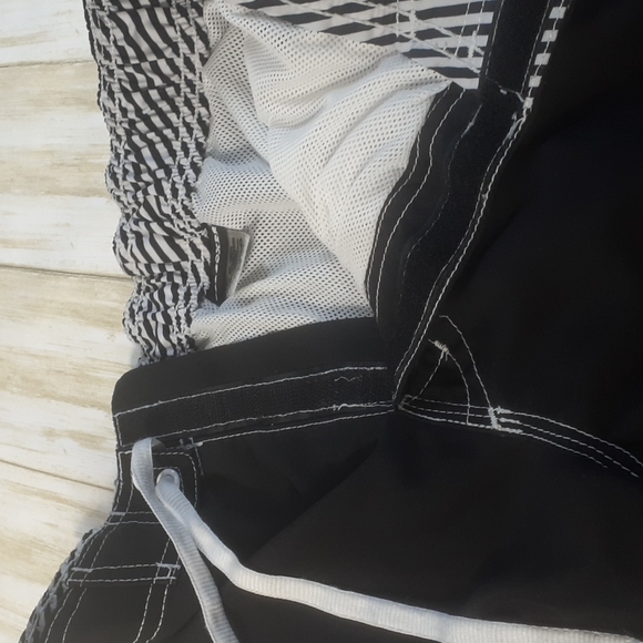 Joe Boxer SwimTrunks Boy's Size Small - Picture 4 of 12